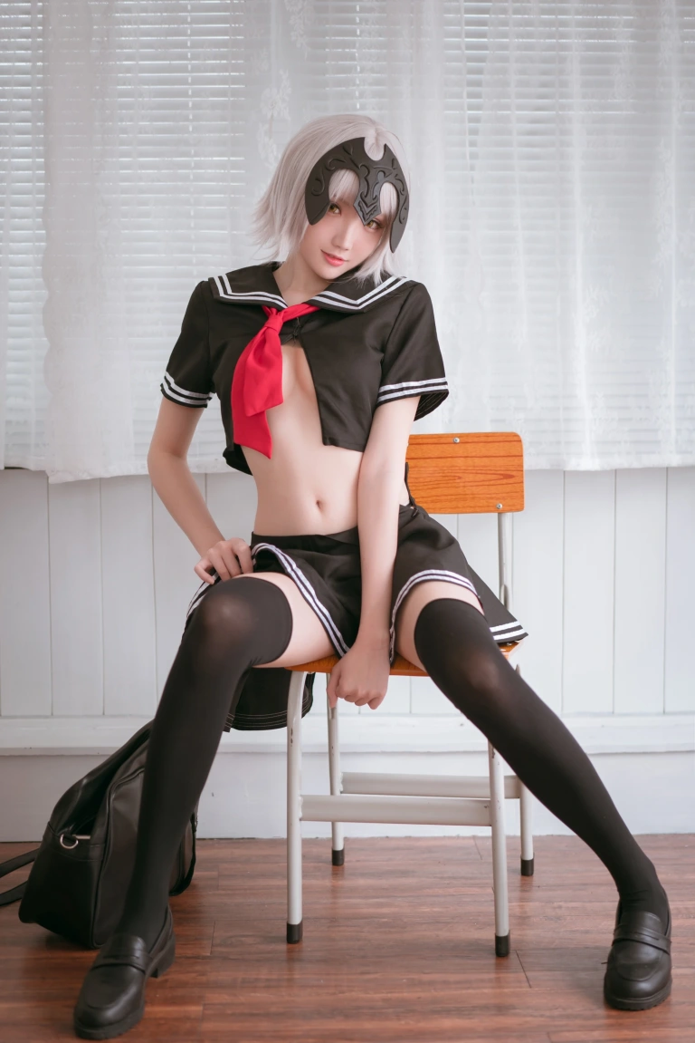 《黑贞德 校服》｜瓜希酱 · 13张写真