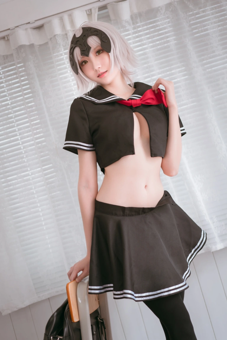 《黑贞德 校服》｜瓜希酱 · 13张写真