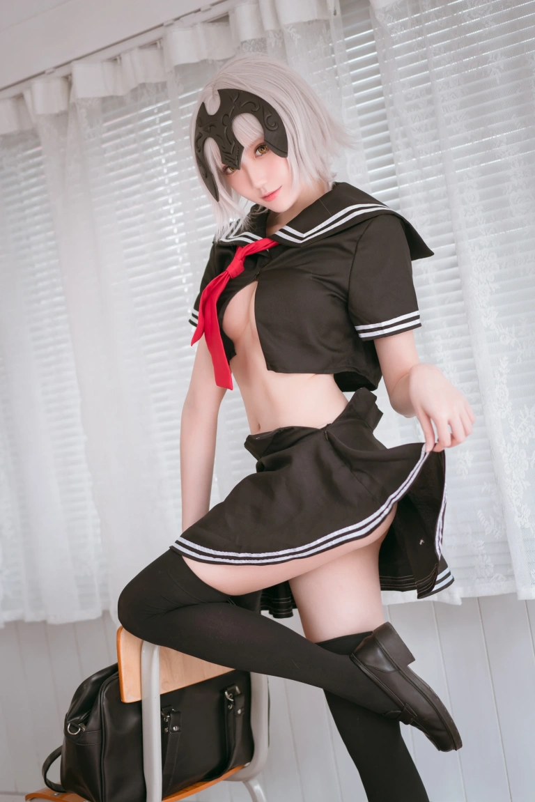 《黑贞德 校服》｜瓜希酱 · 13张写真