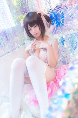 《粉色私房》｜蜜汁猫裘 · 14张写真