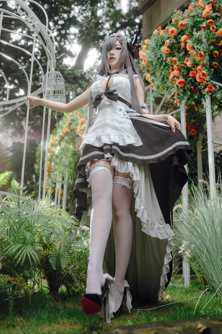 《奥古斯特 女仆装》｜宮本桜 · 20张写真
