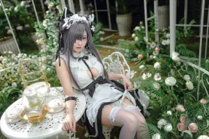 《奥古斯特 女仆装》｜宮本桜 · 20张写真