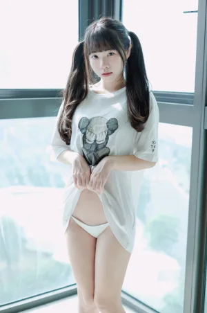 《捕獲一隻沒穿褲褲の小白兔🐰》｜可可小白兔 · 30张写真