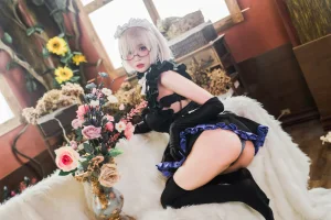 《玛修女仆》｜西园寺南歌 · 35张写真