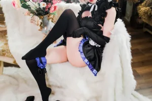 《玛修女仆》｜西园寺南歌 · 35张写真