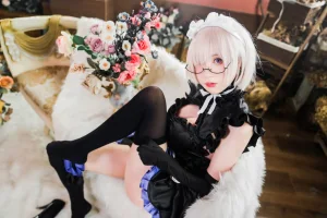 《玛修女仆》｜西园寺南歌 · 35张写真