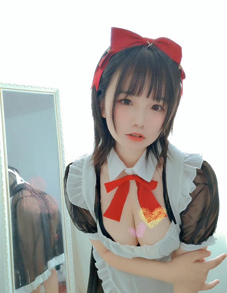 《女仆》｜阿半今天很开心 · 9张写真