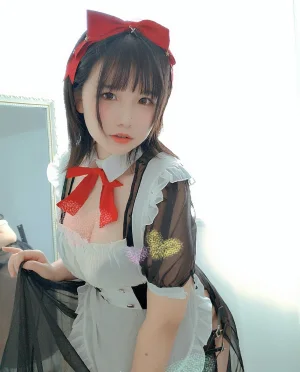 《女仆》｜阿半今天很开心 · 9张写真