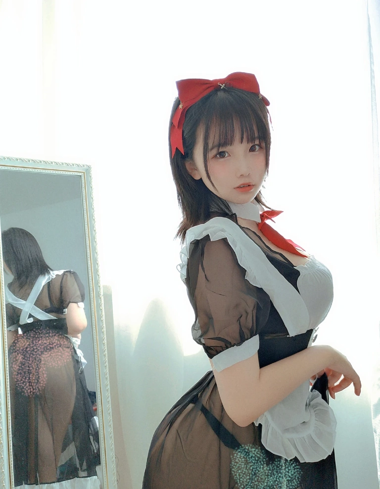 《女仆》｜阿半今天很开心 · 9张写真