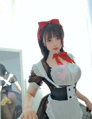《女仆》｜阿半今天很开心 · 9张写真