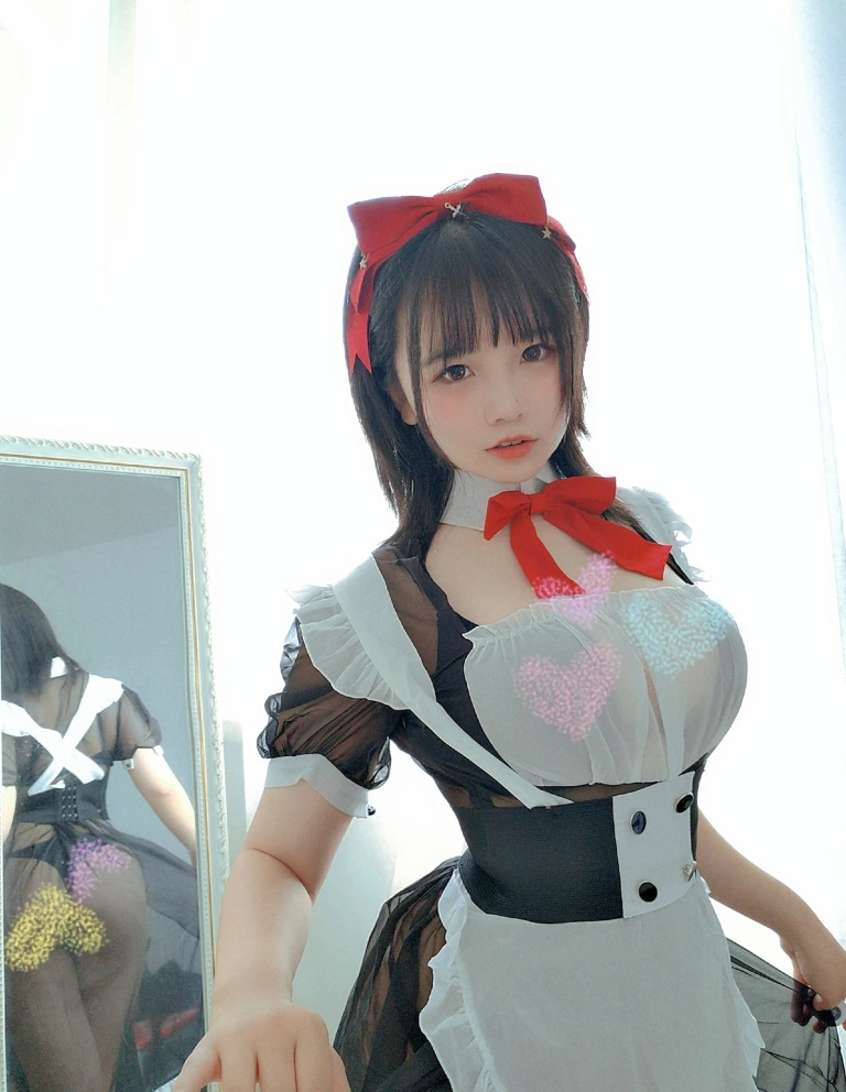 《女仆》｜阿半今天很开心 · 9张写真