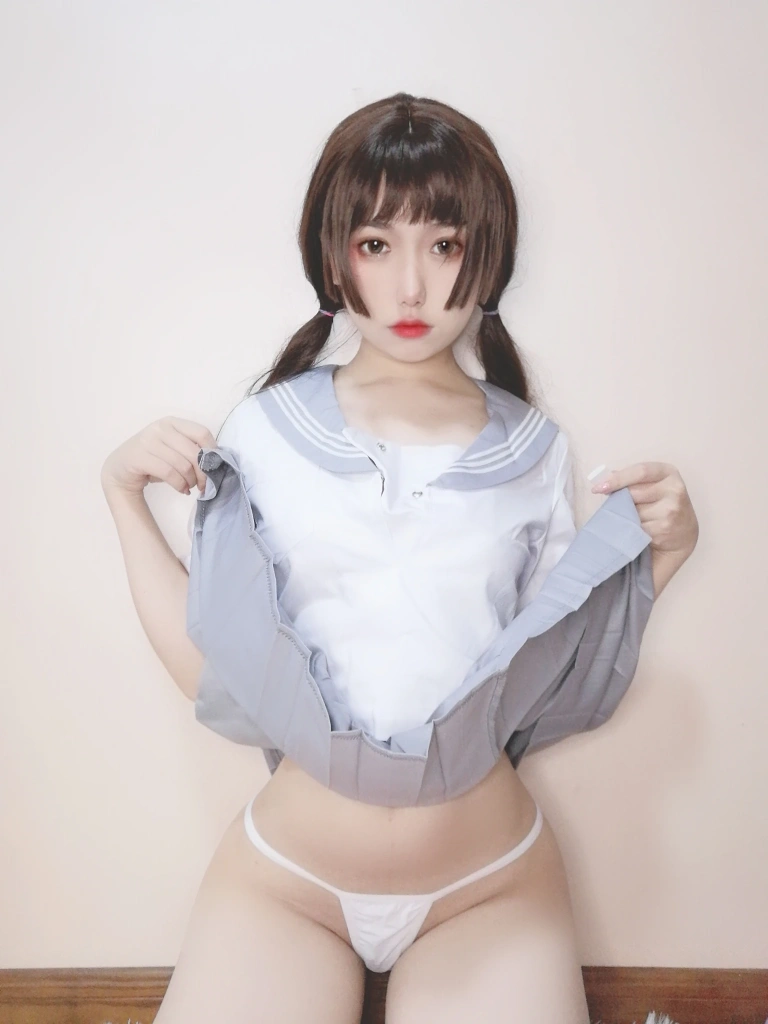 《白丝jk》｜芋圆侑子 · 72张写真、8 个视频