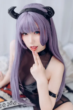 《紫发魅魔》｜芋圆侑子 · 20张写真