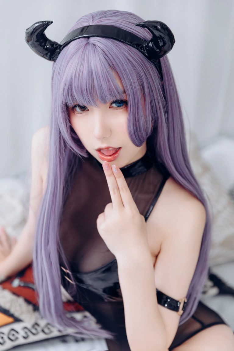 《紫发魅魔》｜芋圆侑子 · 20张写真
