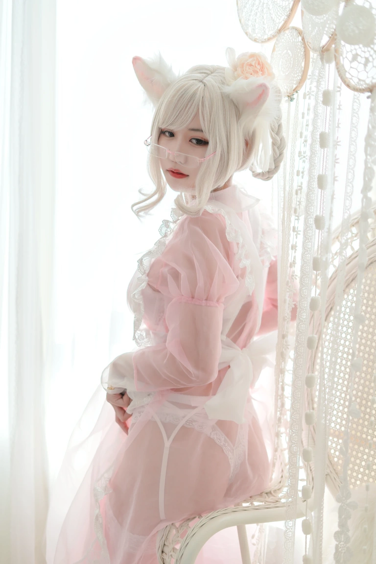 《透明女仆粉色》｜小仓千代 · 24张写真