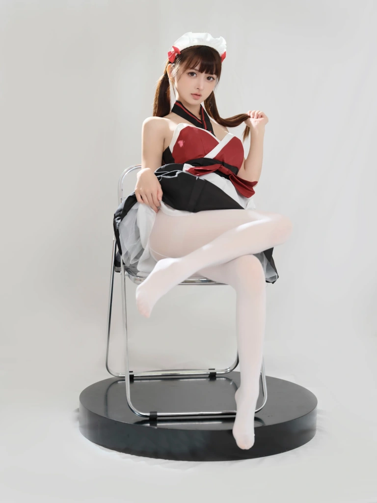 《红衣小女仆》｜河豚抚子 · 25张写真