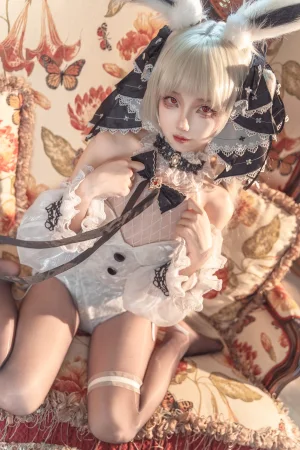 《碧蓝航线 可畏 白兔女郎》｜狐玖玖 · 25张写真