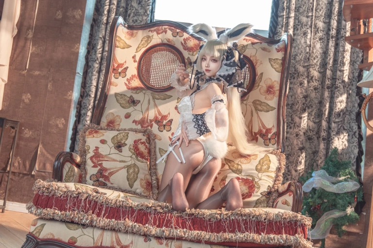 《碧蓝航线 可畏 白兔女郎》｜狐玖玖 · 25张写真