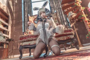 《碧蓝航线 可畏 白兔女郎》｜狐玖玖 · 25张写真