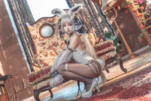 《碧蓝航线 可畏 白兔女郎》｜狐玖玖 · 25张写真