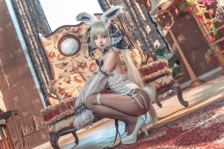 《碧蓝航线 可畏 白兔女郎》｜狐玖玖 · 25张写真