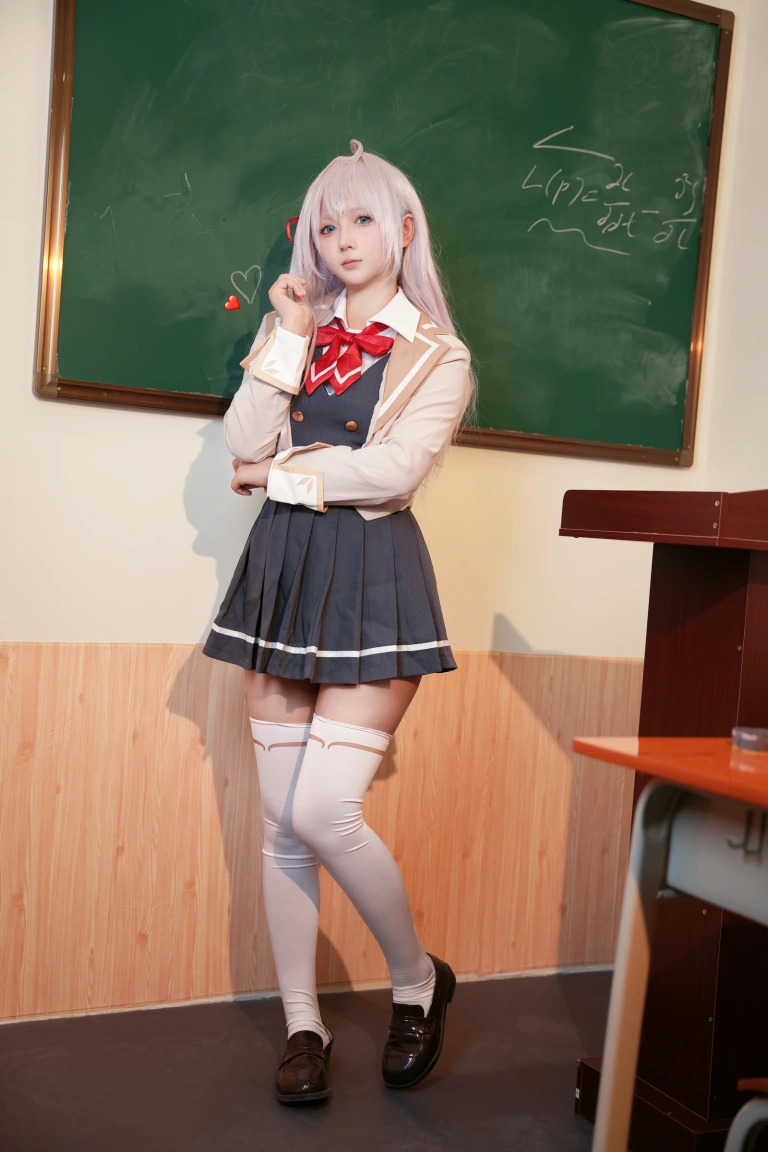 《不时以俄语轻声遮羞的邻座艾莉同学》｜喜欢爱理吗 · 30张写真