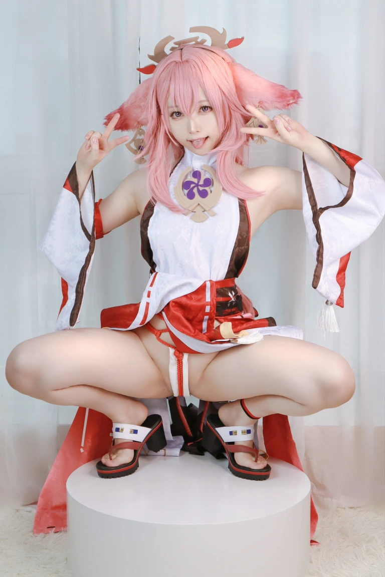《Yae Miko 八重神子》｜朝霧愛 · 35张写真