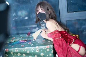 《圣诞礼物》｜三水子 · 20张写真