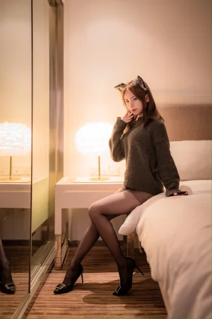 《眼镜娘黑丝》｜一北亦北 · 27张写真、1 个视频