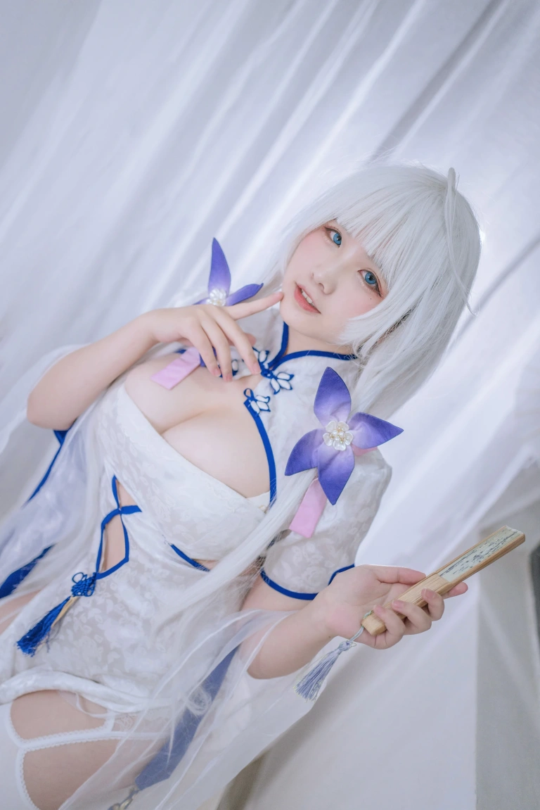 《光辉旗袍》｜阿半今天很开心 · 33张写真