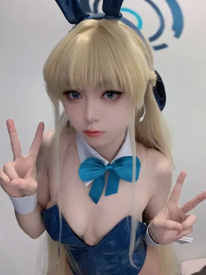 《蔚蓝档案 飞鸟马时兔女郎》｜矢量鱼 · 34张写真