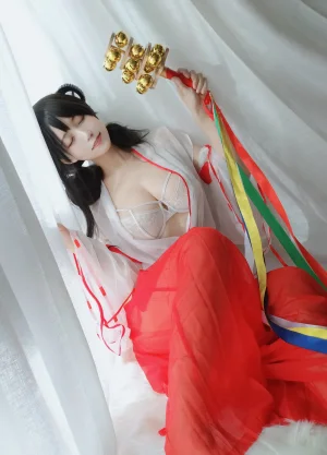 《有点不对劲的巫女》｜小仓千代 · 34张写真