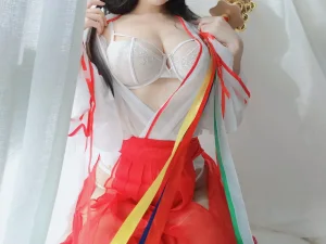 《有点不对劲的巫女》｜小仓千代 · 34张写真