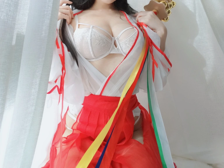 《有点不对劲的巫女》｜小仓千代 · 34张写真