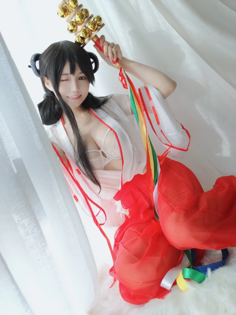 《有点不对劲的巫女》｜小仓千代 · 34张写真