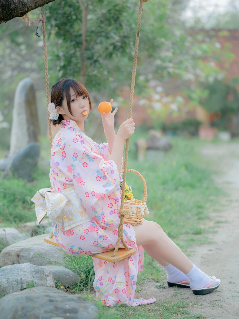 《[Fantia] 2025年04月订阅》｜雫しずく · 146张写真、6 个视频