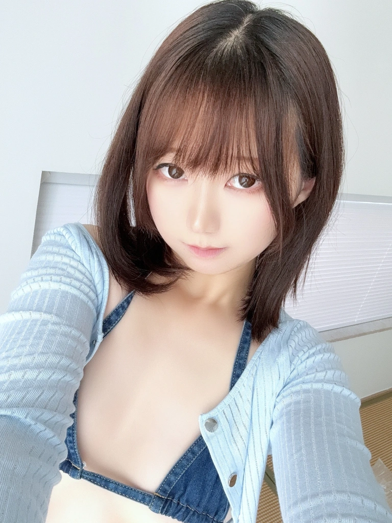 《[Fantia] 2025年04月订阅》｜雫しずく · 146张写真、6 个视频