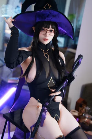 《毛毛帽 NO.009 – 魔女之夜》｜一只毛毛帽 · 105张写真、2 个视频