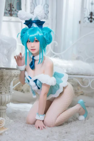 《初音兔女郎》｜焖焖碳 · 20张写真