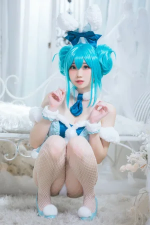 《初音兔女郎》｜焖焖碳 · 20张写真