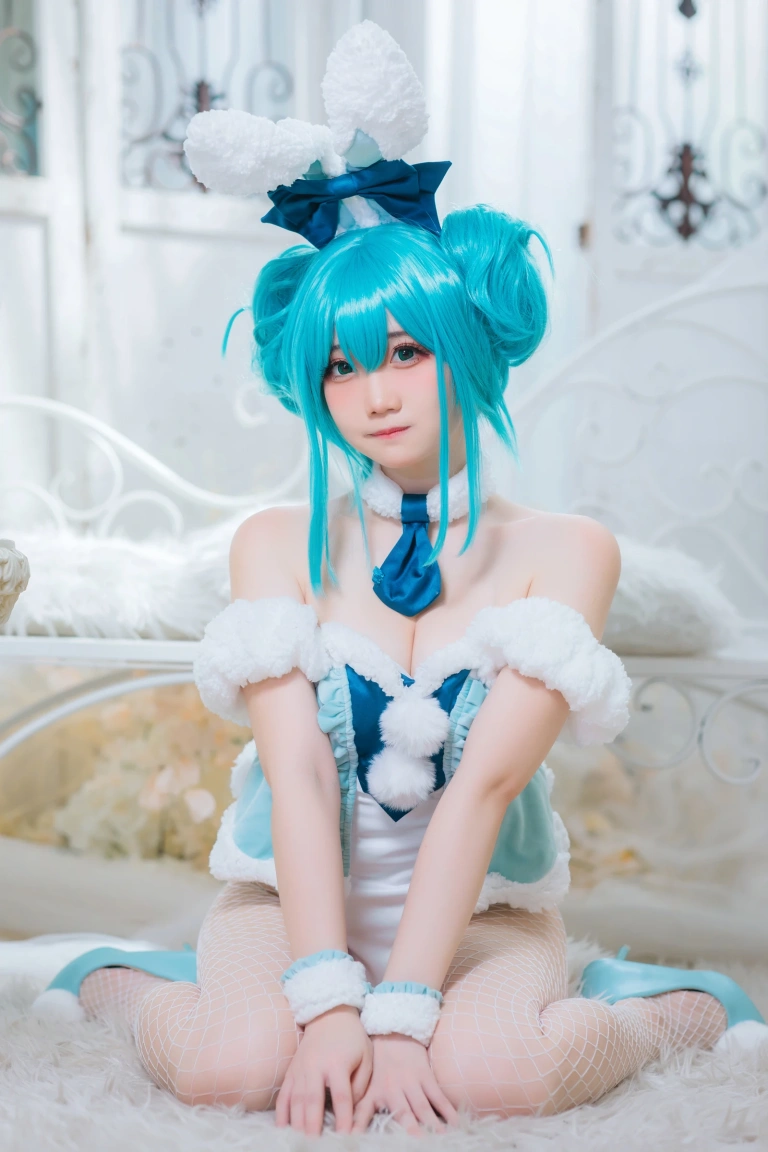 《初音兔女郎》｜焖焖碳 · 20张写真