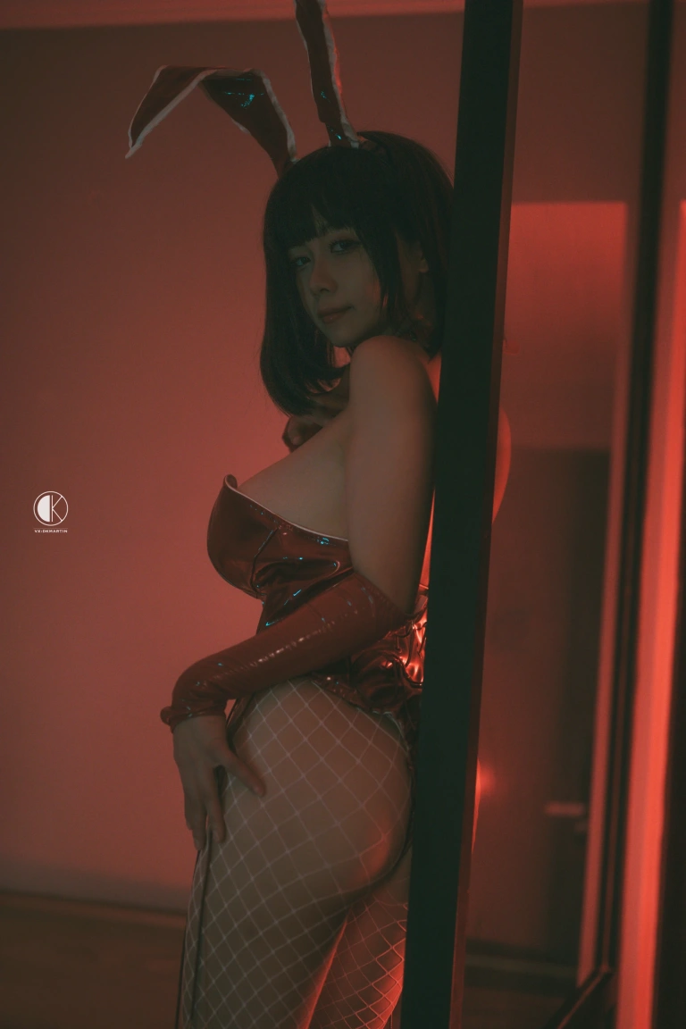 《红色兔女郎》｜末夜 · 34张写真