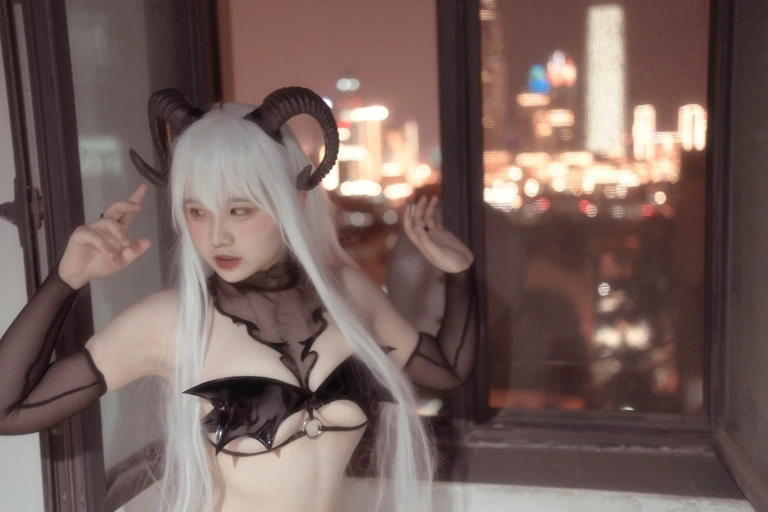 《魅魔》｜阿半今天很开心 · 51张写真