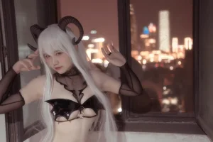 《魅魔》｜阿半今天很开心 · 51张写真