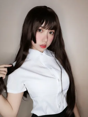 《醉酒小秘书》｜芋圆侑子 · 52张写真、3 个视频