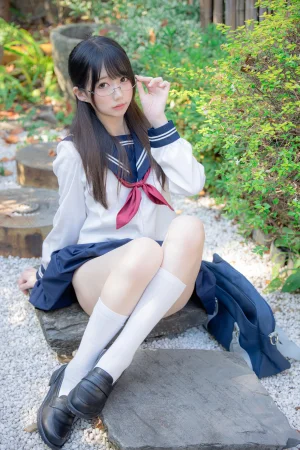 《真面目な委員長》｜雫しずく · 89张写真