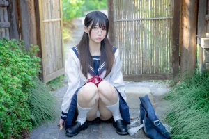 《真面目な委員長》｜雫しずく · 89张写真