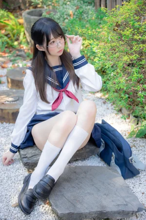 《真面目な委員長》｜雫しずく · 89张写真