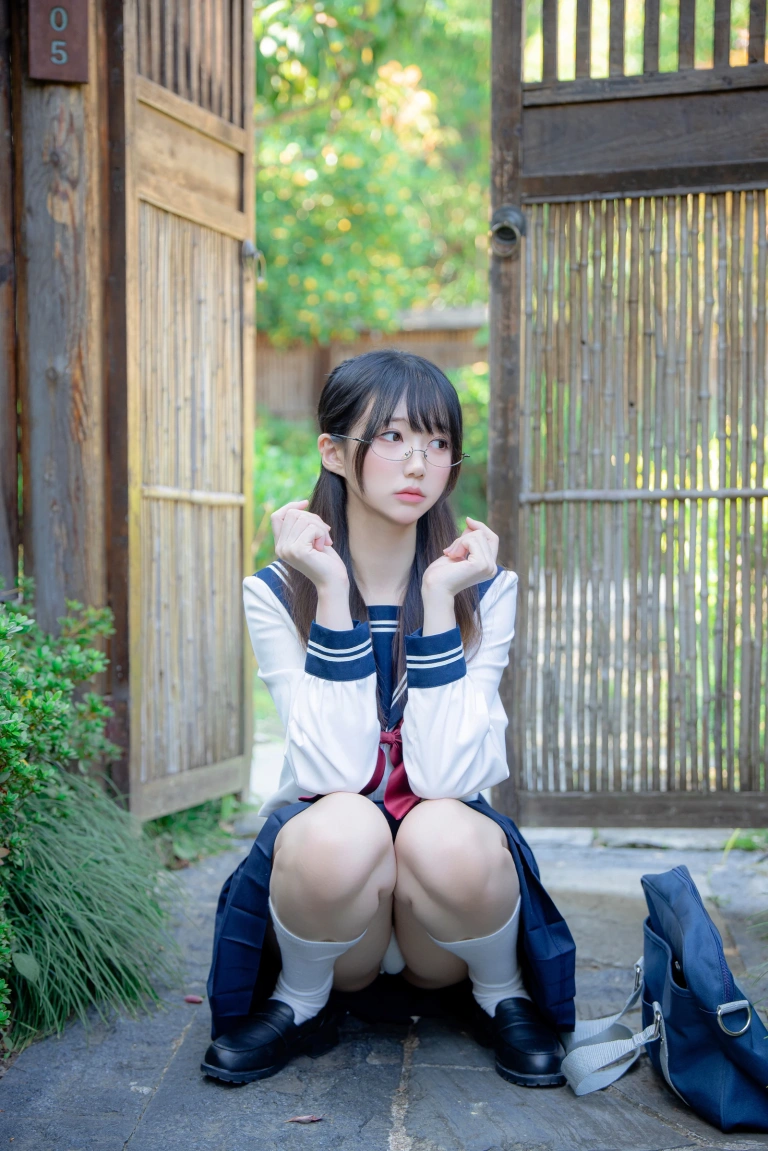 《真面目な委員長》｜雫しずく · 89张写真