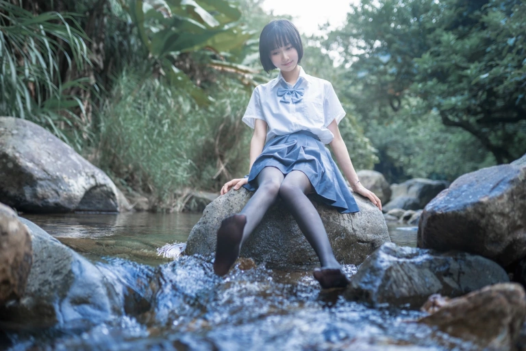 《水色溪边JK制服》｜木棉棉 · 51张写真